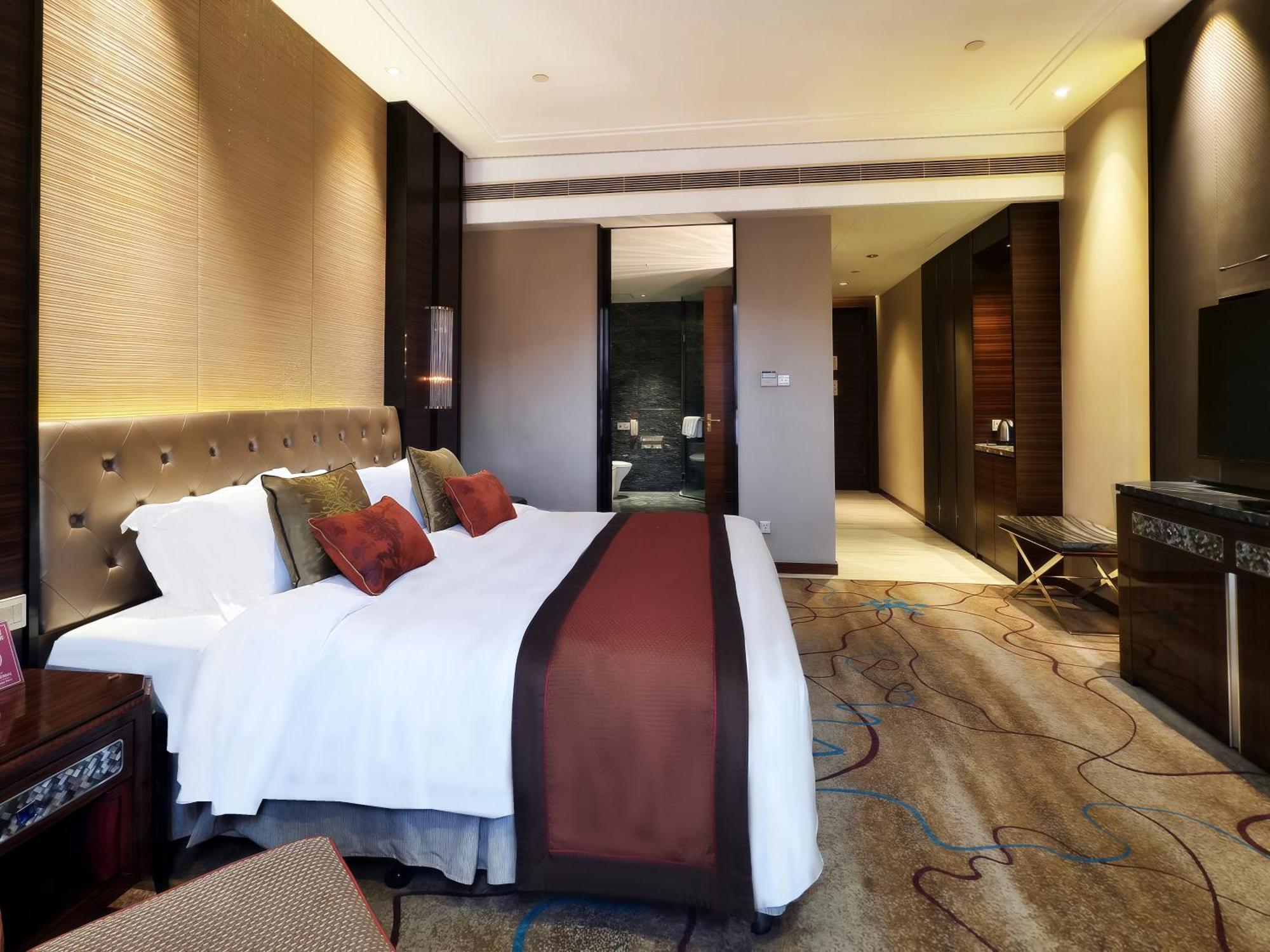 Shenzhen Baohengda International Hotel Exterior photo