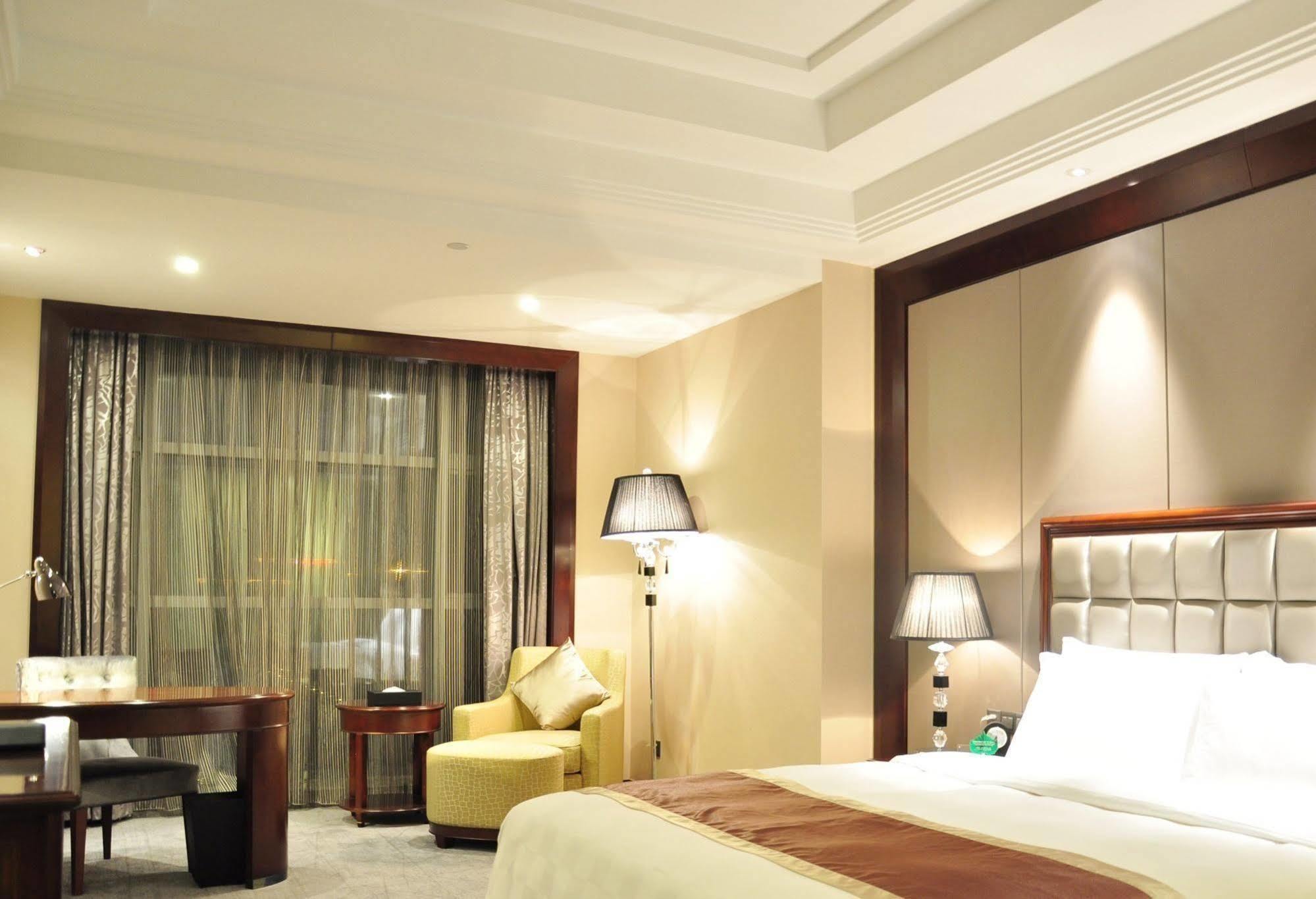 Shenzhen Baohengda International Hotel Exterior photo